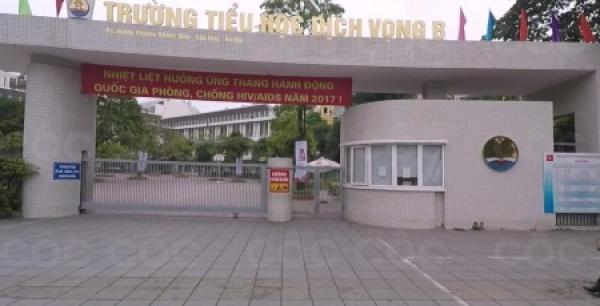 Hà Nội: Học sinh rơi từ  tầng 4 xuống đất vào giờ nghỉ trưa - 0