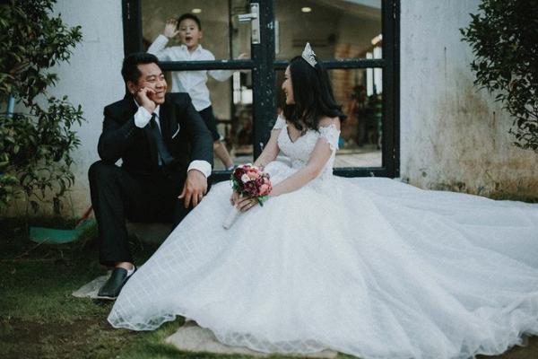 Câu chuyện về cuộc sống chật vật nhưng hạnh phúc của đôi vợ chồng Việt kiều Úc - 0