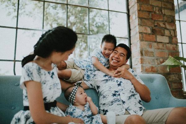 Câu chuyện về cuộc sống chật vật nhưng hạnh phúc của đôi vợ chồng Việt kiều Úc - 1