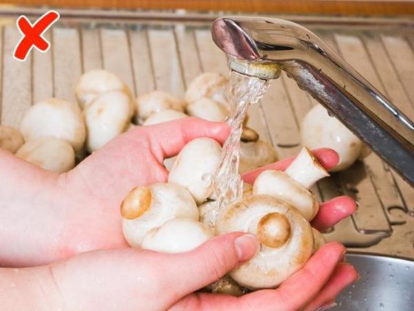Những loại thực phẩm nên và không nên rửa trước khi dùng, có đến 99% chị em đang làm sai - 5