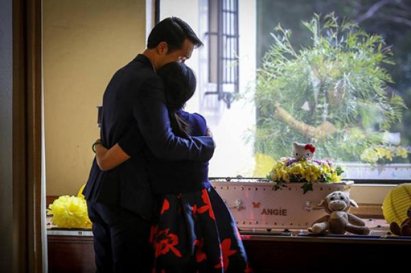 Tình yêu tuyệt vọng của cặp đôi Việt kiều biết trước sẽ ‘mất con ngay lúc ra đời’ - 0