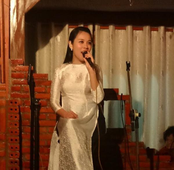 Quốc Cơ, Quốc Nghiệp “chấn động” thế giới: Vợ xinh đa tài, muôn người phát ghen - 7