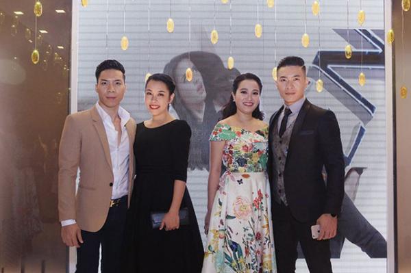 Quốc Cơ, Quốc Nghiệp “chấn động” thế giới: Vợ xinh đa tài, muôn người phát ghen - 0