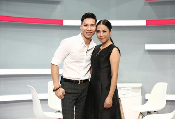 Quốc Cơ, Quốc Nghiệp “chấn động” thế giới: Vợ xinh đa tài, muôn người phát ghen - 2