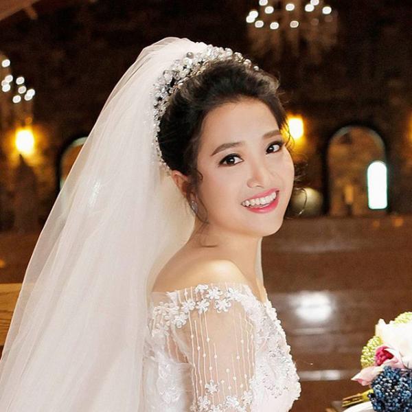 Quốc Cơ, Quốc Nghiệp “chấn động” thế giới: Vợ xinh đa tài, muôn người phát ghen - 14