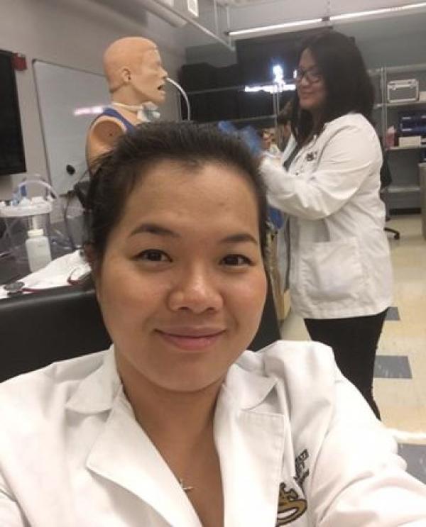 Hành trình từ học sinh ‘đội sổ’ đến cử nhân y tá xuất sắc của mẹ Việt ở Mỹ - 1