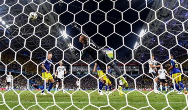 Xem lại bàn thắng “kinh điển” giải cứu tuyển Đức của Toni Kroos qua ảnh - 3