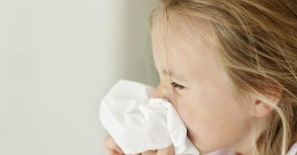 Xì mũi không đúng cách, có thể khiến trẻ bị viêm xoang, điếc tai - 0
