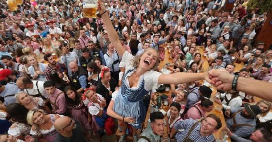 42 3 Choang Ngop Le Hoi Bia Lon Nhat The Gioi Oktoberfest Tai Duc