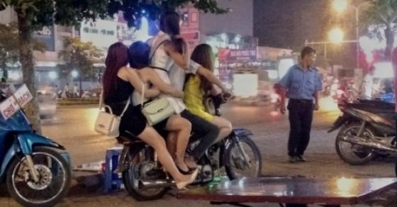 42 1 Su That E Che Trong Nhung Quan Tam Quat Tra Hinh O Ha Noi