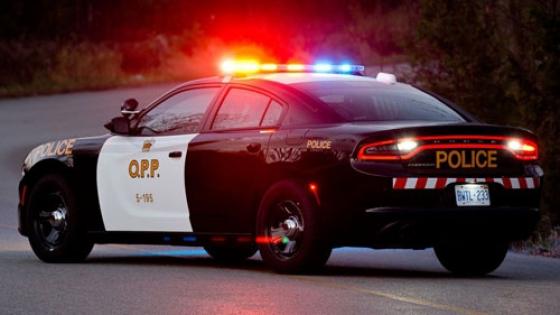 42 1 Be Gai Canada 9 Tuoi Goi Dien Bao Canh Sat Vi Bi Bo Me Bat Don Phong