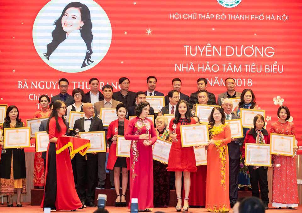 ba chu lo my pham 11 ty dong nghi hang gia bat ngo duoc vinh danh 48428835