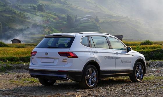 42 4 Volkswagen Tiguan Allspace  Xe Duc Thuc Dung Cho Nguoi Viet