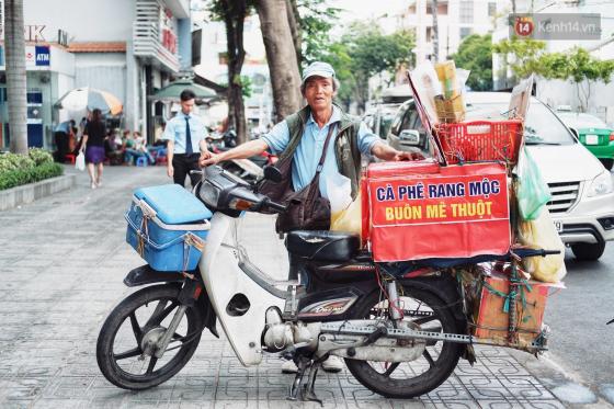 42 3 Chuyen Doi Cua Nguoi Cha Sau Tam Bang Thong Bao Day Tu Hao Vo Mat Phai Ban Nha De Co Tien Cho 2 Co Con Gai An Hoc Ben Dat My