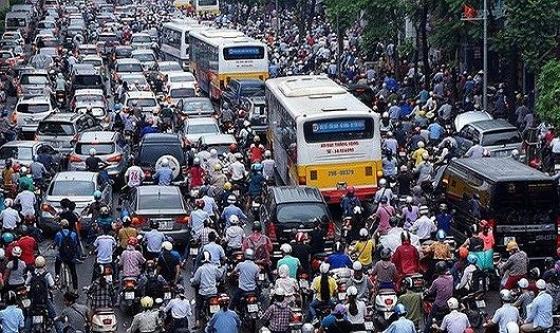 42 1 Ha Noi Cam Xe May Nguoi Dan Di Bo O Dau