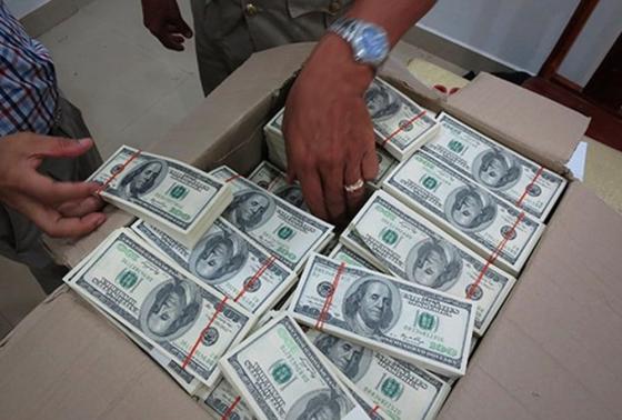 42 1 Mang 40000 Usd Ve Viet Nam Nguoi Dan Ong Viet Bi Tich Thu 35000 Usd Va Dong Phat 1 Ti Dong