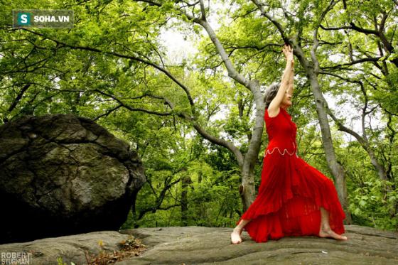 42 3 Chuyen Gia Yoga 101 Tuoi 7 Bi Mat De Lao Hoa Di Mot Cach Duyen Dang Khoe Manh Lac Quan