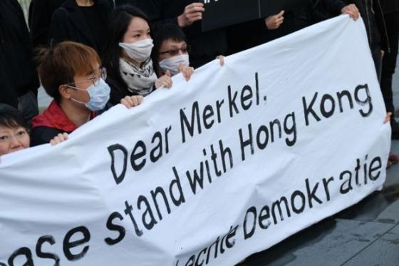 42 3 Ba Merkel Voi Hong Kong Dan Chu Va Nhan Quyen