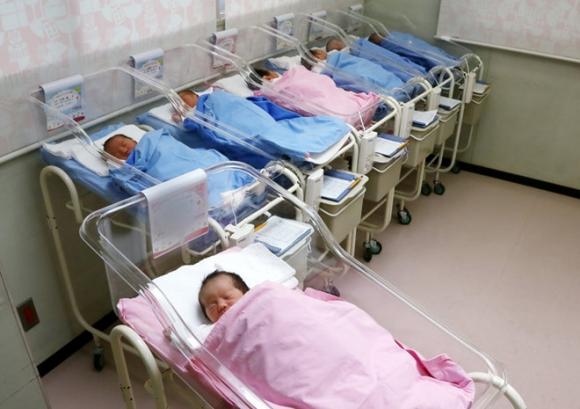 42 1 Nhat Ban Doi Mat Voi Cuoc Khung Hoang Ty Le Sinh Nghiem Trong
