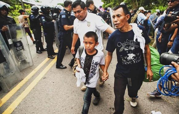 42 1 Quan Canh Mexico Chan Doan Di Cu Khoang 2000 Nguoi Den My