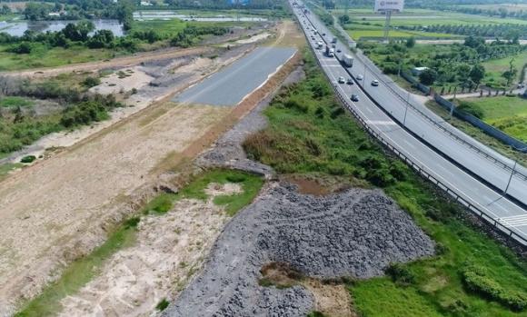 42 1 Ai Dam Dat Cuoc Cao Toc Trung Luong   My Thuan