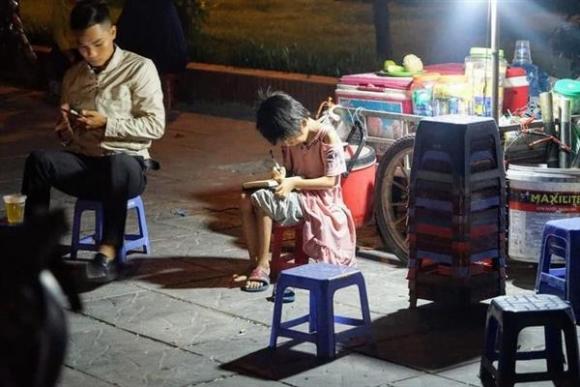 42 8 Co Gai Ha Noi Bat Chap Bi Ky Thi Van Nhan Nuoi Be Gai Lo Loet Khap Nguoi Va Cau Chuyen Xot Xa Cham Den Trai Tim