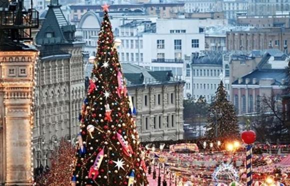 42 7 Moscow Don Giao Thua Trong Mua Dong Nong Nhat 140 Nam