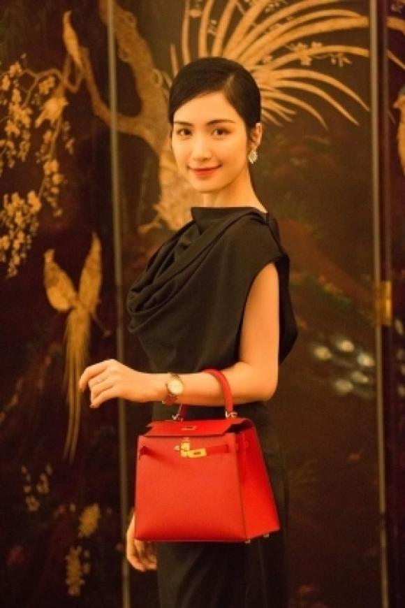 42 4 Sao Viet Vo Tu Mua Tui Hermes Khi Duong Day Lam Tui Gia Bi Phanh Phui
