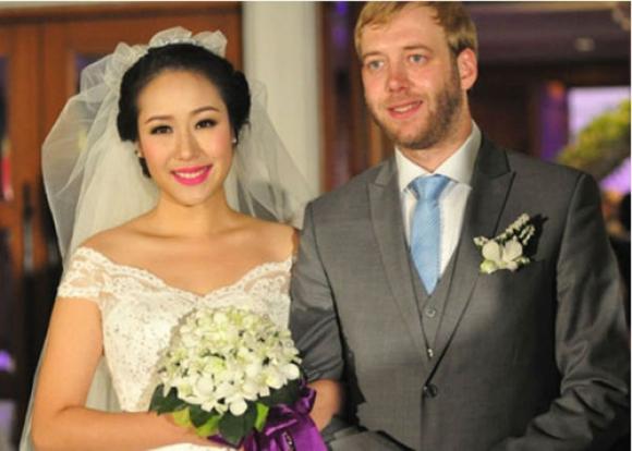 42 1 Hoa Hau Ngo Phuong Lan Lay Chong Tay Khong Co Nghia La Sinh Ngoai