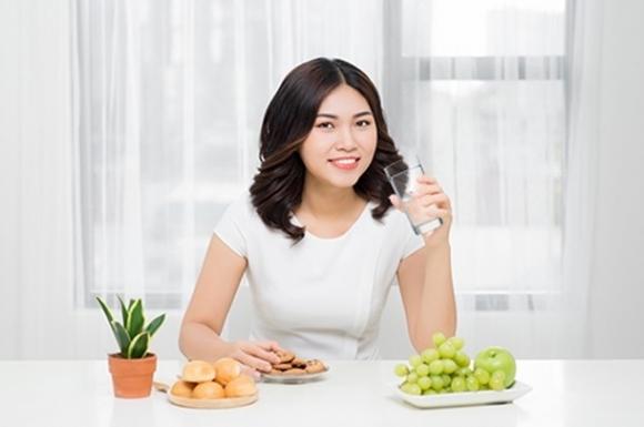 42 4 Uong Nuoc Vao 5 Khung Gio Vang Giup Co The Khoe Dep Bat Dau Tu 6 7 Gio Sang