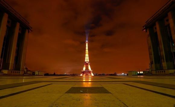 42 6 Hinh Anh Hang Van Nguoi Voi Va Roi Paris Tranh Lenh Phong Toa