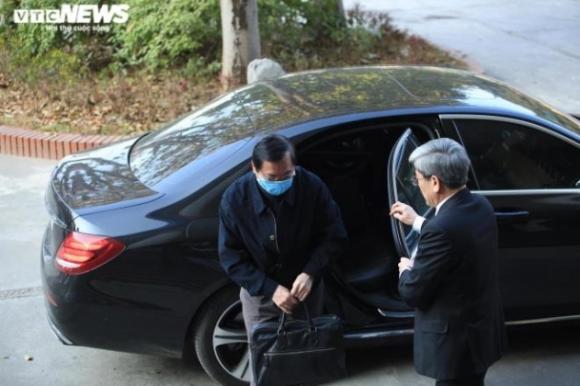 42 1 Vi Sao Cuu Bo Truong Vu Huy Hoang Khong Bi Cong Tay Di Xe Mercedes Toi Toa