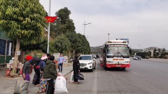 42 2 Nguoi Tre O Vung Dich Tim Du Cach Ve Tet Hay Co Trach Nhiem Voi Cong Dong