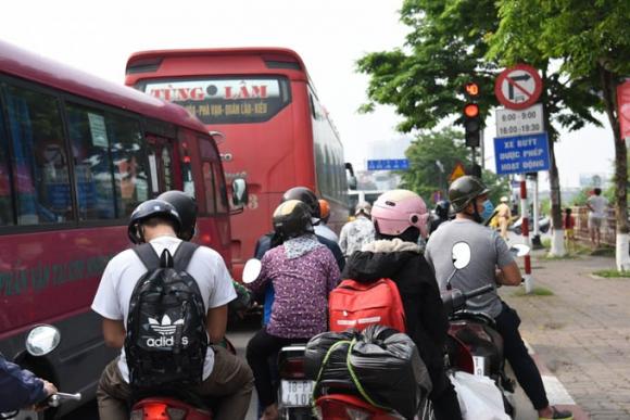 42 1 Ha Noi Ra Cong Dien Yeu Cau Nguoi Tro Ve Thanh Pho Bat Buoc Phai Khai Bao Y Te