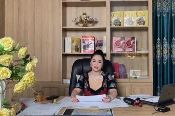 42 1 Ba Phuong Hang   Vo Ong Dung Lo Voi Hom Nay Tuyen Bo Cuc Gat Cam Cua Gioi Nghe Si Den Khu Du Lich Dai Nam