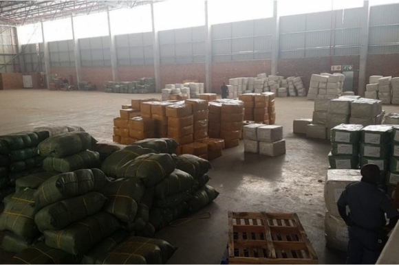 2 Canh Bao Vaccine Covid 19 Gia Tran Ra Toan Cau