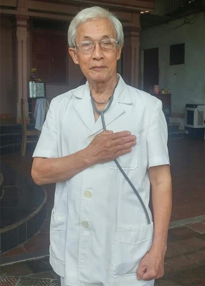 1 Bac Si 78 Tuoi Tinh Nguyen Vao Tam Dich