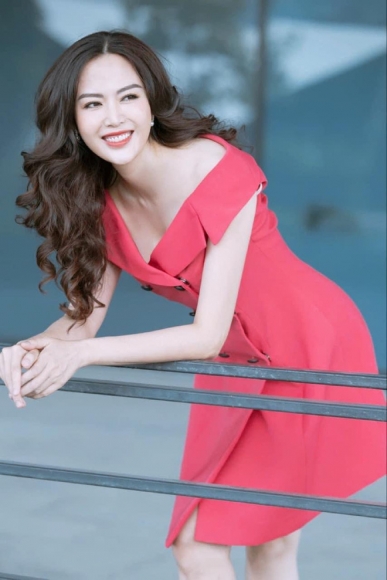 1 Sau Tang Le Gia Dinh Thu Thuy Dang Thong Bao Quan Trong He Lo Nhieu Goc Khuat Cuoc Doi Hoa Hau