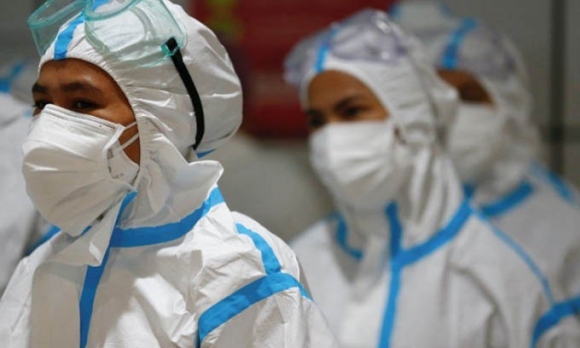 1 Hang Tram Nhan Vien Y Te Indonesia Mac Covid 19 Du Da Tiem Vaccine