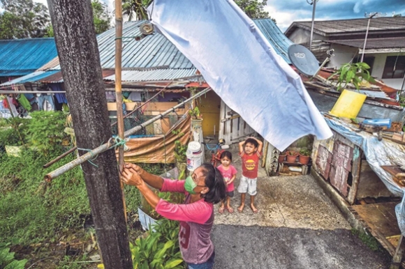 1 Dan Malaysia Treo Co Trang Cau Cuu Vi Phong Toa Qua Chat