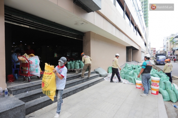 19 Toan Canh Ben Trong Thuan Kieu Plaza Dang Thi Cong Chuyen Doi Thanh Benh Vien Da Chien 1000 Giuong Benh