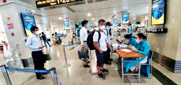1 San Bay Tan Son Nhat Da Co Test Nhanh Covid 19 Gia 540000 Dongnguoi