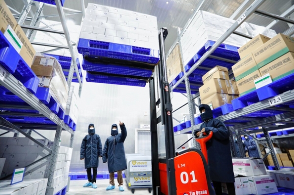1 Them 921400 Lieu Vac Xin Astrazeneca Ve Viet Nam