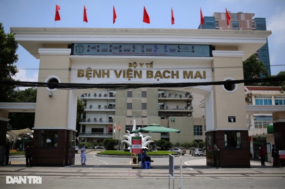 1 Cuu Giam Doc Benh Vien Bach Mai Bat Tay Thoi Gia Thiet Bi Y Te Nhu The Nao