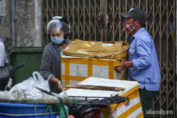 8 Ha Noi Ngay Dau Thuc Hien Cong Dien 15 Tieu Thuong Ngam Ngui Quay Xe Ngay Truoc Cong Cho Co Nguoi Rung Rung Nuoc Mat Hang Da Nhap Ve Biet Ban Di Dau