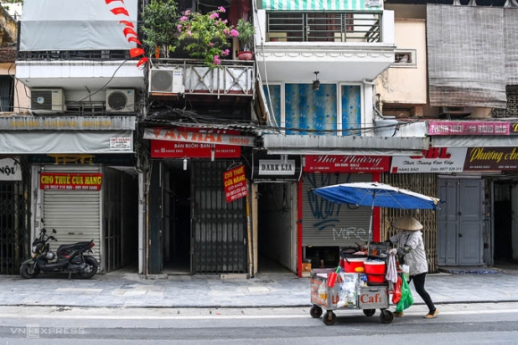 8 Pho Trung Tam Ha Noi Vang Ve Khi Tang Cap Do Chong Dich