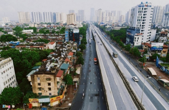 6 Buoi Sang Dau Tien Sau Khi Ha Noi Tang Cap Do Chong Dich