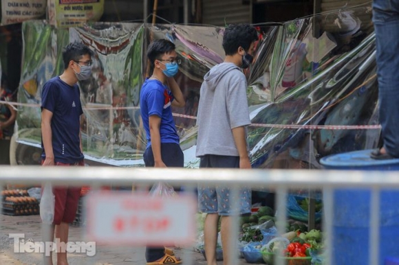 11 Cho Dan Sinh O Ha Noi Quay Ni Long Ban Hang Khong Cham De Phong Dich