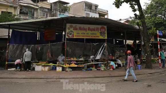 24 Cho Dan Sinh O Ha Noi Quay Ni Long Ban Hang Khong Cham De Phong Dich