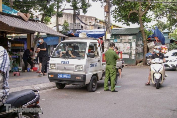 31 Cho Dan Sinh O Ha Noi Quay Ni Long Ban Hang Khong Cham De Phong Dich